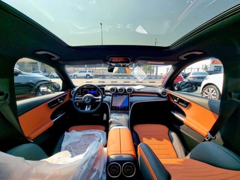 2026 Mercedes-Benz C200 AMG 1.5-liter Turbocharged 4-cylinder Engine Black Orange Sedan RWD