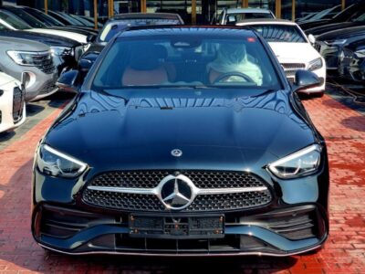 2026 Mercedes-Benz C200 AMG 1.5-liter Turbocharged 4-cylinder Engine Black Orange Sedan RWD