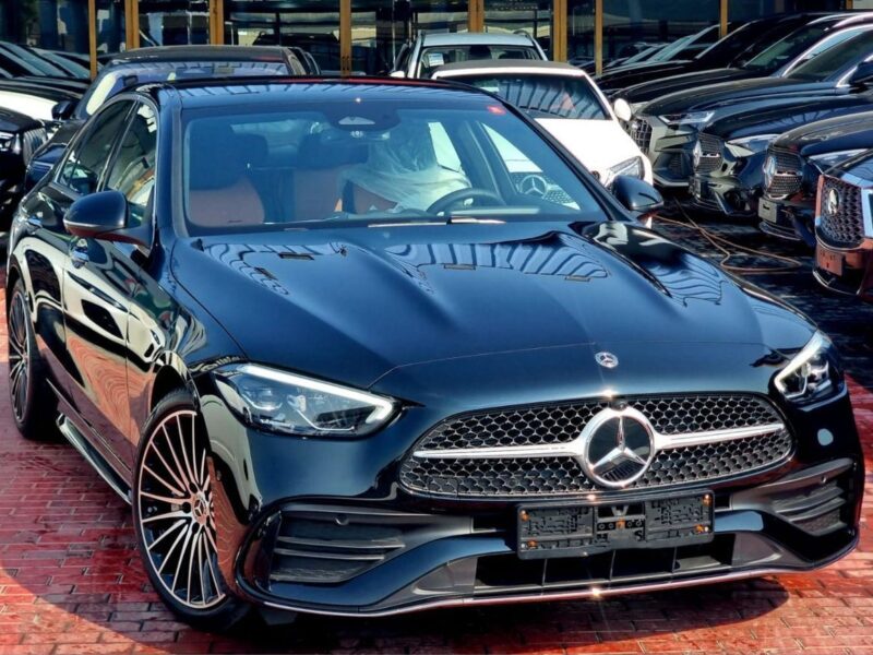 2026 Mercedes-Benz C200 AMG 1.5-liter Turbocharged 4-cylinder Engine Black Orange Sedan RWD