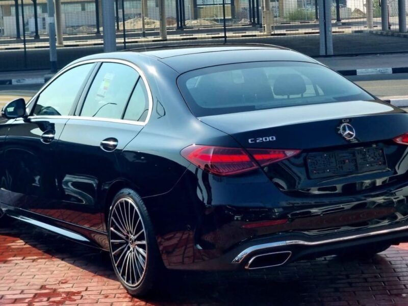 2026 Mercedes-Benz C200 AMG 1.5-liter Turbocharged 4-cylinder Engine Black Orange Sedan RWD