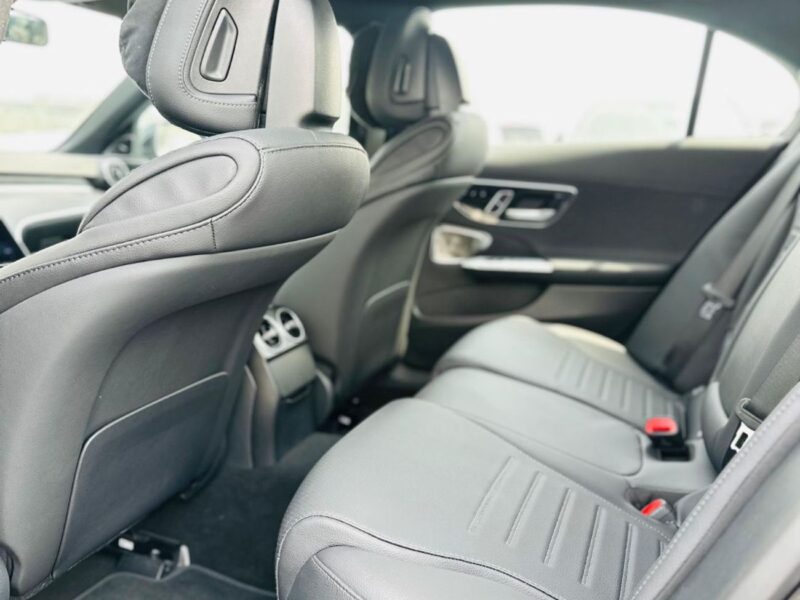 2026 Mercedes-Benz C200 AMG 1.5-liter Turbocharged 4-cylinder Engine Black Grey Sedan RWD
