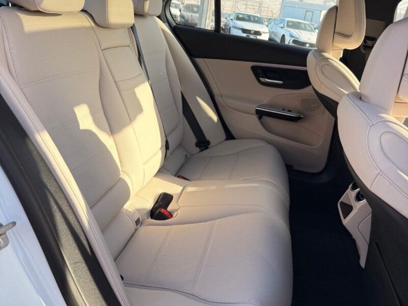 2026 Mercedes-Benz C300 AMG 2.0-liter Turbocharged 4 Cylinder Petrol Engine White Beige Sedan