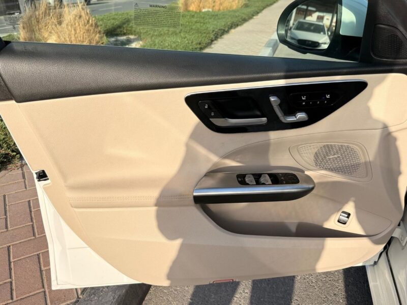 2026 Mercedes-Benz C300 AMG 2.0-liter Turbocharged 4 Cylinder Petrol Engine White Beige Sedan