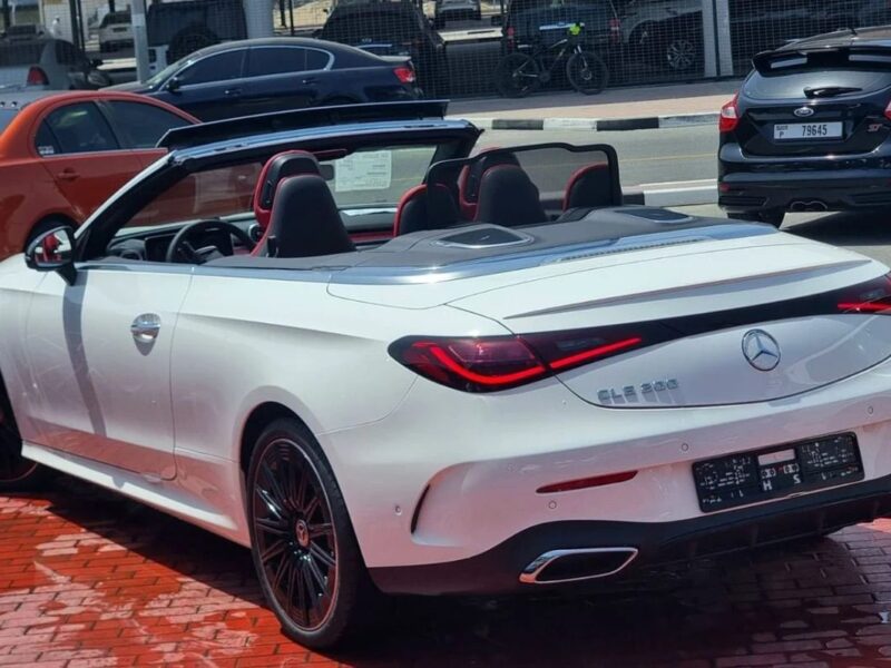 2026 Mercedes-Benz CLE 200 Cabriolet 2.0-liter Turbocharged 4-Cylinder White Red Convertible