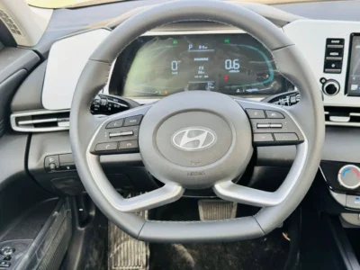 2025 Hyundai Elantra COMFORT 1.6 Litres 4 Cylinders Petrol Engine Grey Black Sedan Automatic