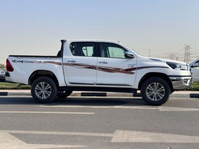 2026 Toyota Hilux ADVENTURE 2.8 Litres 4 Cylinders Diesel Engine White Black Pickup Truck GCC