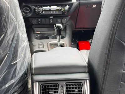 2026 Toyota Hilux SR5 2.8 Litres 4 Cylinders Diesel Engine White Black Pickup Truck Automatic