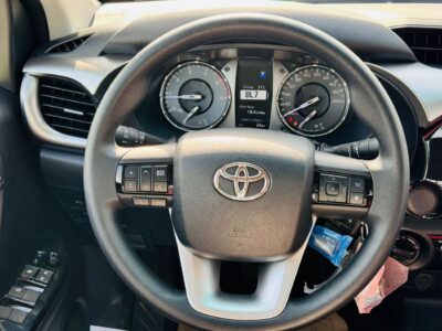 2026 Toyota Hilux ADVENTURE 2.8 Litres 4 Cylinders Diesel Engine White Black Pickup Truck GCC
