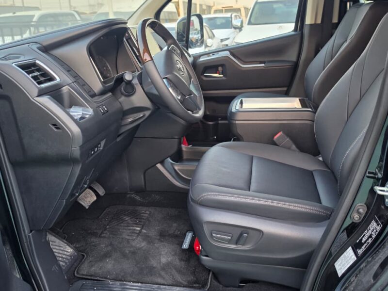 2026 Toyota Granvia 3.5-liter V6 Petrol Engine Black Van GCC Specs Automatic