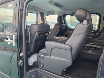 2026 Toyota Granvia 3.5-liter V6 Petrol Engine Black Van GCC Specs Automatic
