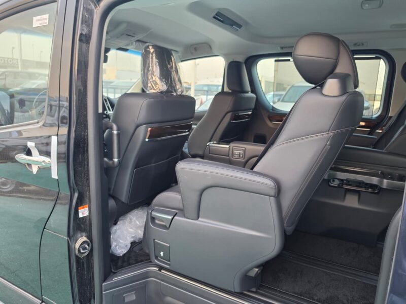 2026 Toyota Granvia 3.5-liter V6 Petrol Engine Black Van GCC Specs Automatic