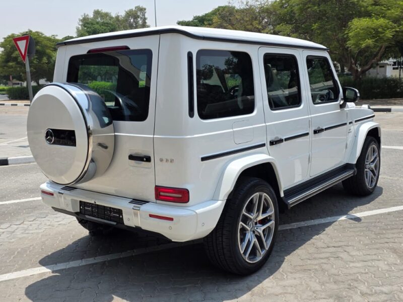 2026 Mercedes-Benz G 63 AMG 4.0-liter Twin-Turbo V8 Petrol Engine White Black SUV GCC