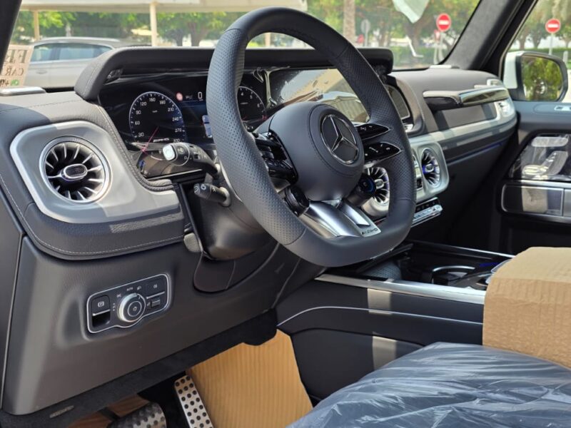 2026 Mercedes-Benz G 63 AMG 4.0-liter Twin-Turbo V8 Petrol Engine White Black SUV GCC