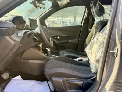 2025 Peugeot 2008 1.2 Litres Turbo 4 Cylinders Petrol Engine Grey Black SUV GCC Specs
