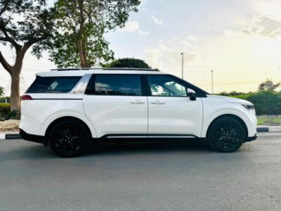 2022 Kia Carnival 3.5 Litres 6 Cylinders Petrol Engine White Tan SUV GCC Specs Full Option