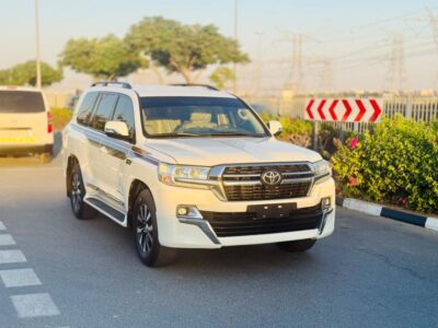 2018 Toyota Land Cruiser GXR 4.0 Litres Twin Turbo V6 Petrol Engine White Beige SUV GCC Specs