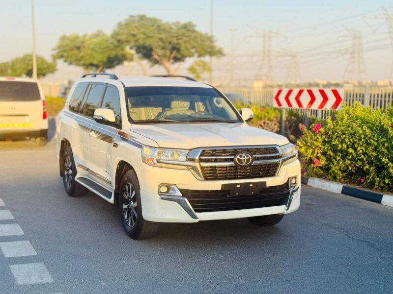 2018 Toyota Land Cruiser GXR 4.0 Litres Twin Turbo V6 Petrol Engine White Beige SUV GCC Specs