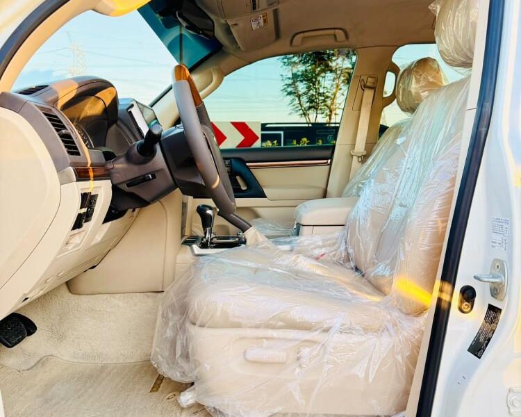 2018 Toyota Land Cruiser GXR 4.0 Litres Twin Turbo V6 Petrol Engine White Beige SUV GCC Specs