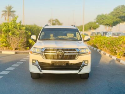 2018 Toyota Land Cruiser GXR 4.0 Litres Twin Turbo V6 Petrol Engine White Beige SUV GCC Specs