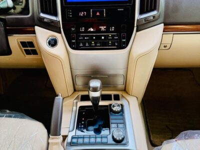 2018 Toyota Land Cruiser GXR 4.0 Litres Twin Turbo V6 Petrol Engine White Beige SUV GCC Specs