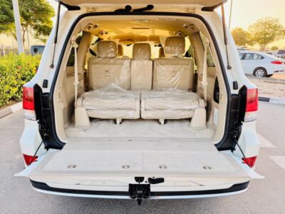 2018 Toyota Land Cruiser GXR 4.0 Litres Twin Turbo V6 Petrol Engine White Beige SUV GCC Specs