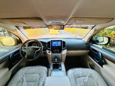 2018 Toyota Land Cruiser GXR 4.0 Litres Twin Turbo V6 Petrol Engine White Beige SUV GCC Specs