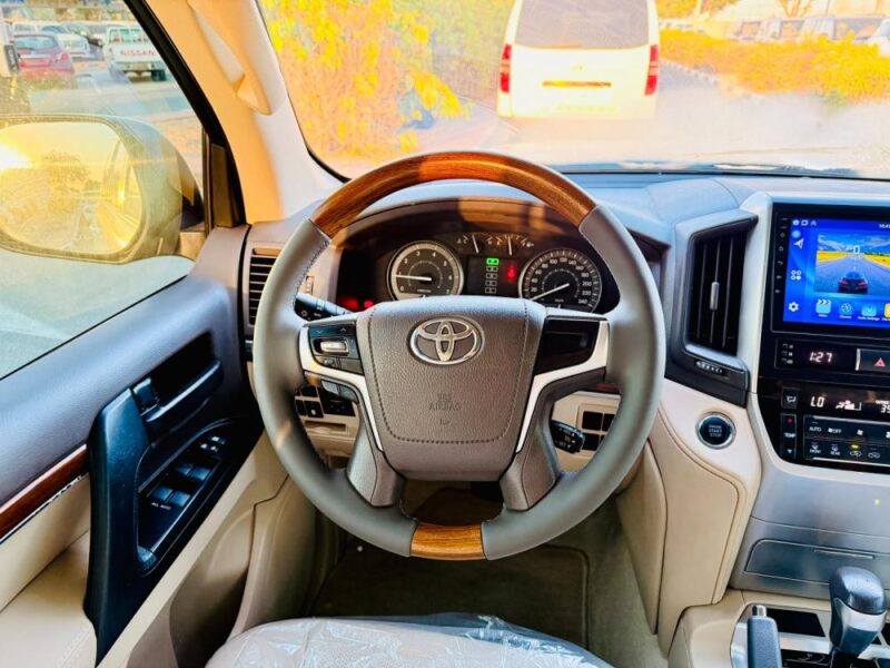 2018 Toyota Land Cruiser GXR 4.0 Litres Twin Turbo V6 Petrol Engine White Beige SUV GCC Specs