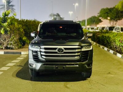 2022 Toyota Land Cruiser VXR 3.5 Litres Twin Turbo V6 Petrol Engine Black Red SUV GCC Specs