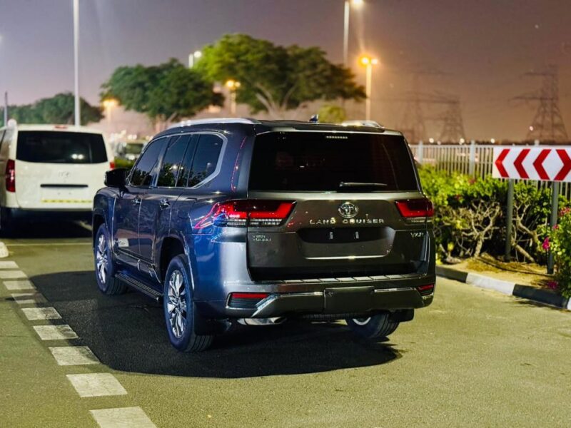 2022 Toyota Land Cruiser VXR 3.5 Litres Twin Turbo V6 Petrol Engine Black Red SUV GCC Specs