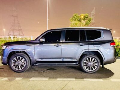 2022 Toyota Land Cruiser VXR 3.5 Litres Twin Turbo V6 Petrol Engine Black Red SUV GCC Specs