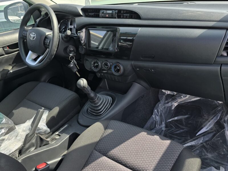 2026 Toyota HIACE Highroof Cargo 3.5-liter V6 Petrol Engine White Black Van GCC Specs Automatic