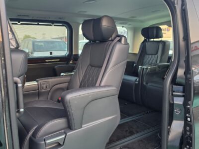 2026 Toyota Granvia 3.5-liter V6 Petrol Engine Black Van GCC Specs Automatic