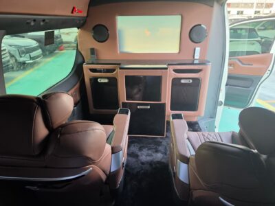 2026 Toyota HIACE VIP 3.5-liter V6 Petrol Engine White Brown Van GCC Specs Automatic