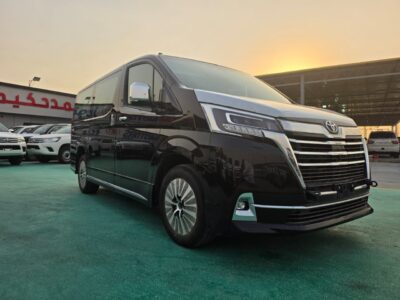 2026 Toyota Granvia 2.8 Litres 4-Cylinder Turbo-Diesel Engine Black Beige Van GCC Specs