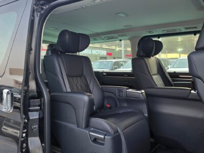 2026 Toyota Granvia 3.5-liter V6 Petrol Engine Black Van GCC Specs Automatic