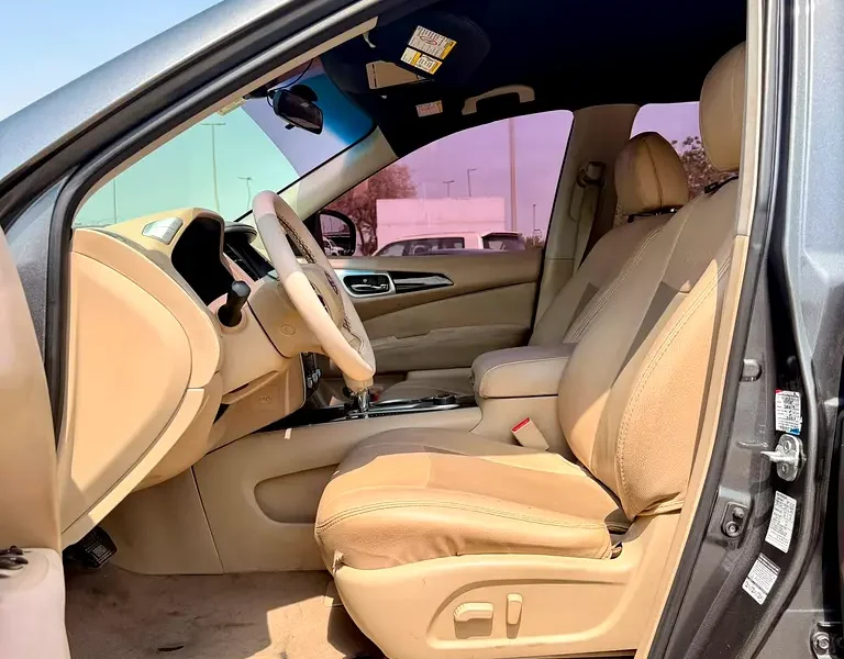 2015 Nissan Pathfinder 3.5 Litres 6 Cylinders Petrol Engine Silver Beige SUV GCC Specs Automatic