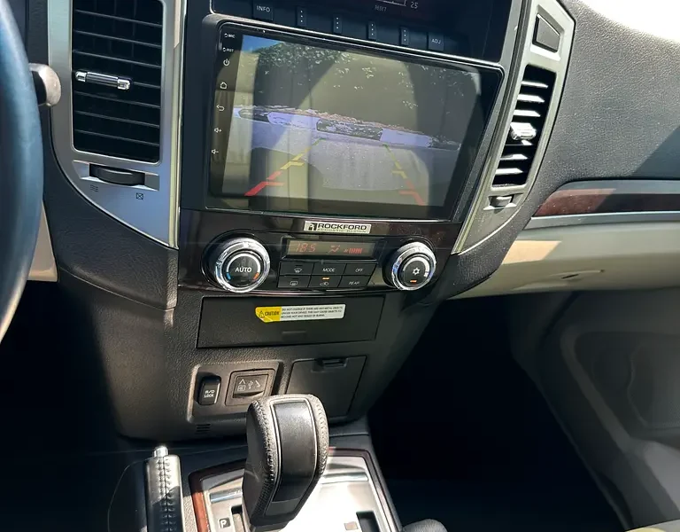 2020 Mitsubishi Pajero GLS Top Line 3.8L 6 Cylinders Petrol Engine White Beige SUV GCC Specs