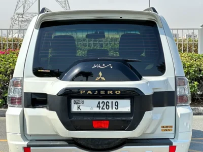 2020 Mitsubishi Pajero GLS Top Line 3.8L 6 Cylinders Petrol Engine White Beige SUV GCC Specs