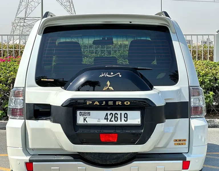 2020 Mitsubishi Pajero GLS Top Line 3.8L 6 Cylinders Petrol Engine White Beige SUV GCC Specs