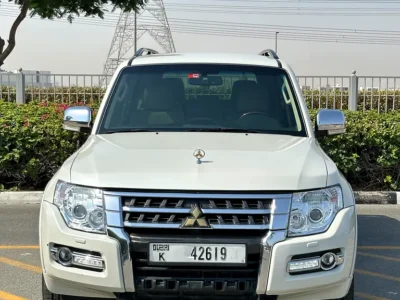 2020 Mitsubishi Pajero GLS Top Line 3.8L 6 Cylinders Petrol Engine White Beige SUV GCC Specs