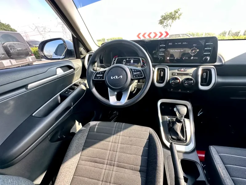 2025 Kia Sonet EX 4 Cylinders Petrol Engine White Black SUV GCC Specs Automatic