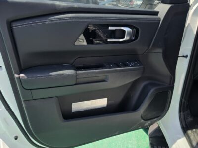 2026 Mitsubishi L200 Double Cab AT 2.4L 4 Cylinders Diesel Engine White Black Pickup Truck