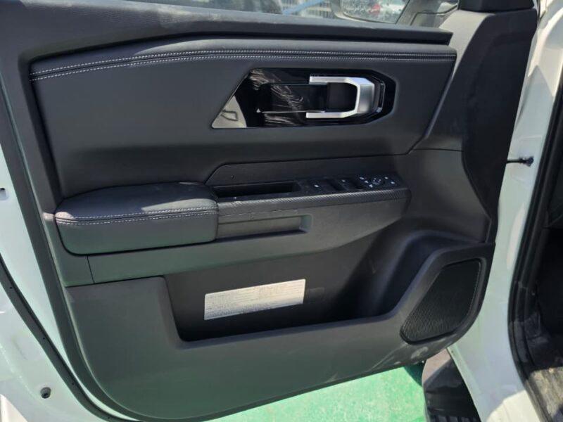 2026 Mitsubishi L200 Double Cab AT 2.4L 4 Cylinders Diesel Engine White Black Pickup Truck
