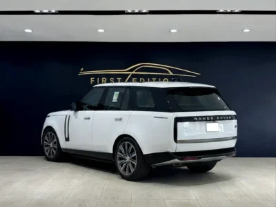 2026 Land Rover Range Rover Vogue SE 6 Cylinders petrol Engine White Tan SUV GCC Specs