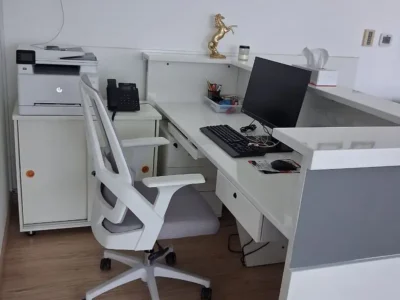 975 sqft Fully Furnished | 3 Glass Cabins | Premium Office