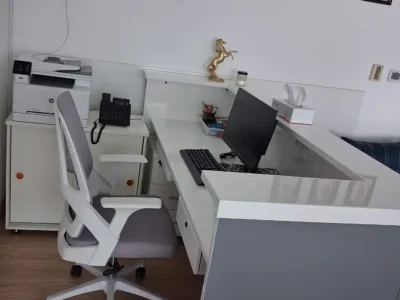 975 sqft Fully Furnished | 3 Glass Cabins | Premium Office