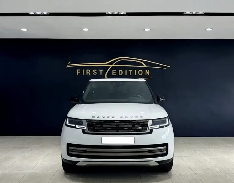 2026 Land Rover Range Rover Vogue SE 6 Cylinders petrol Engine White Tan SUV GCC Specs