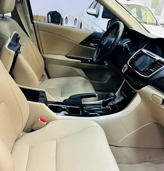2017 Honda Accord EX-L 4 Cylinders Petrol Engine Blue Beige Sedan GCC Specs Full Option