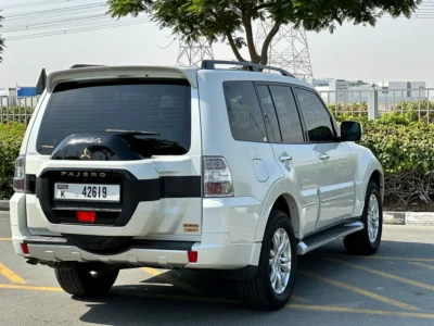 2020 Mitsubishi Pajero GLS Top Line 3.8L 6 Cylinders Petrol Engine White Beige SUV GCC Specs