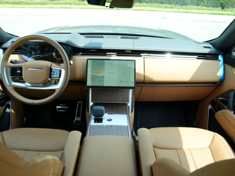 2026 Land Rover Range Rover Vogue SE 6 Cylinders petrol Engine White Tan SUV GCC Specs